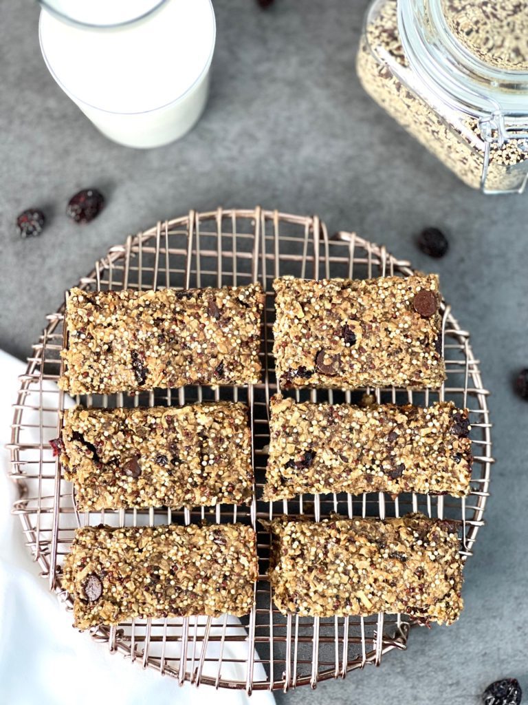 Lunchbox-friendly Quinoa Granola Bars