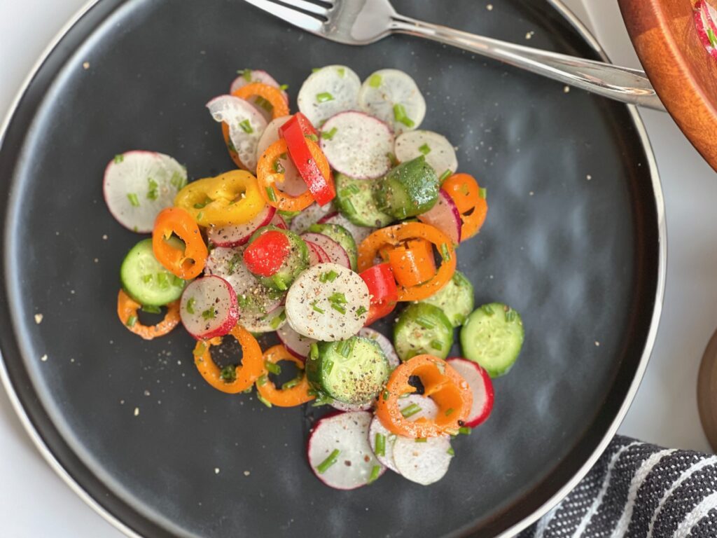 Easy Mediterranean Rainbow Salad2